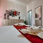 A Bed Of Roses Apartment