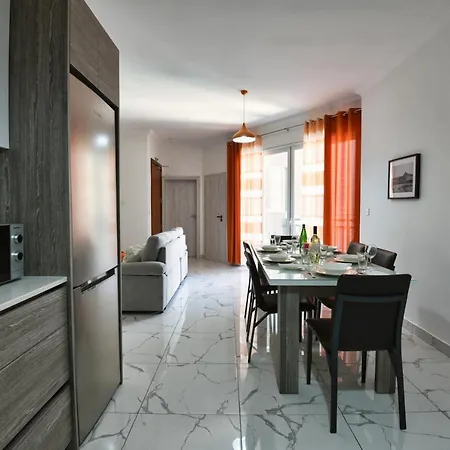 A Bed Of Roses Lägenhet