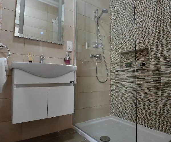 A Bed Of Roses Marsalforn