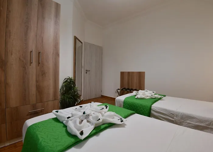 A Bed Of Roses * Marsalforn